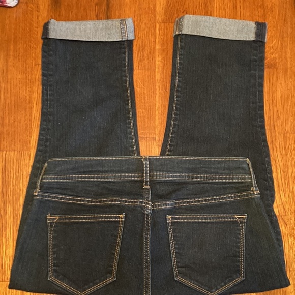 EUC OLD NAVY Sweetheart Stretch Denim Capri Pant - size womens 4 Reg - Picture 6 of 16